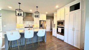 Private kitchen - Stylish 4BR Home • Sleeps 8 • Perfect for World Cup! (Shawnee)