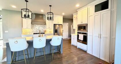 Stylish 4BR Home • Sleeps 8 • Perfect for World Cup!