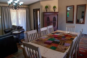 Dining - Casa de la Presa 5 (Polokwane)