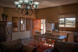 Dining - Casa de la Presa 5 (Polokwane)