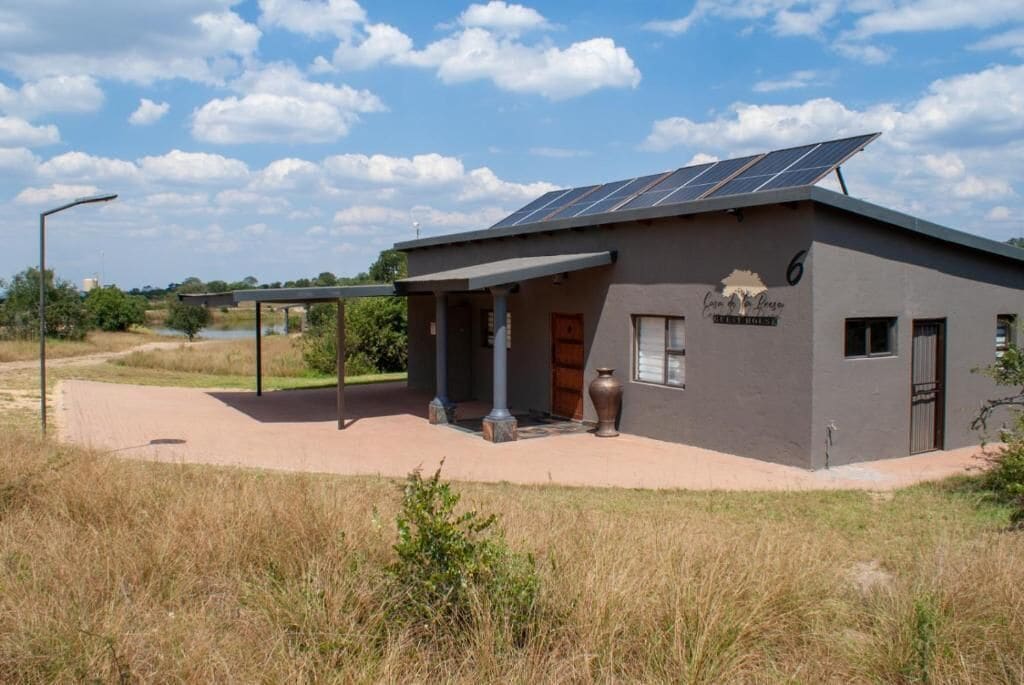 Casa standard, varanda, vista para o lago | Fachada