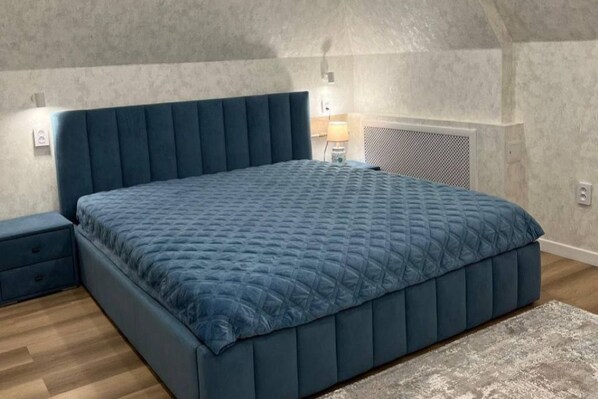 Room - Wonderful 2-bedroom apartment with AC in vibrant Yerevan (Yerevan)