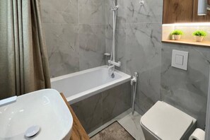 Bathroom - Wonderful 2-bedroom apartment with AC in vibrant Yerevan (Yerevan)