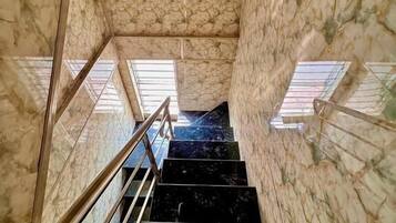 Classic Studio, Balcony, City View | Interior