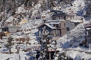 ห้องดีลักซ์, วิวภูเขา | บริเวณภายนอก