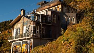 Deluxe Room, Mountain View | Exterior