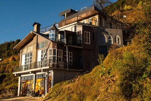 Deluxe kamer, uitzicht op bergen | Exterieur