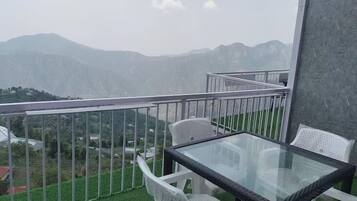 Family Room | Balcony view