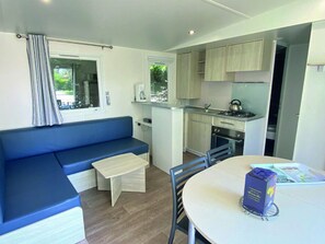 Fridge, microwave - Mobile home with AC - 6 guests (Saint-Cyprien)
