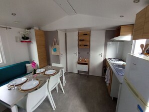 Dining - Mobile home with AC - 6 guests (Saint-Cyprien)