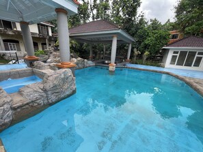 Udendørs pool