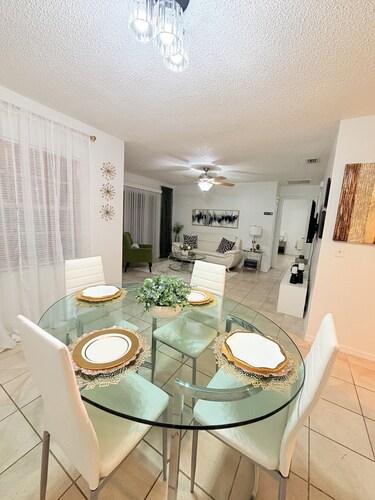 Serene 2-bedroom apartment with AC in charming Brandon