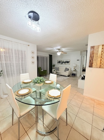 Interior. Serene 2-bedroom apartment with AC in charming Brandon