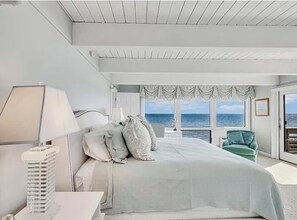 Room - Direct Oceanfront New Seabury Condo w Stunning Views &  Private Beach (Mashpee)