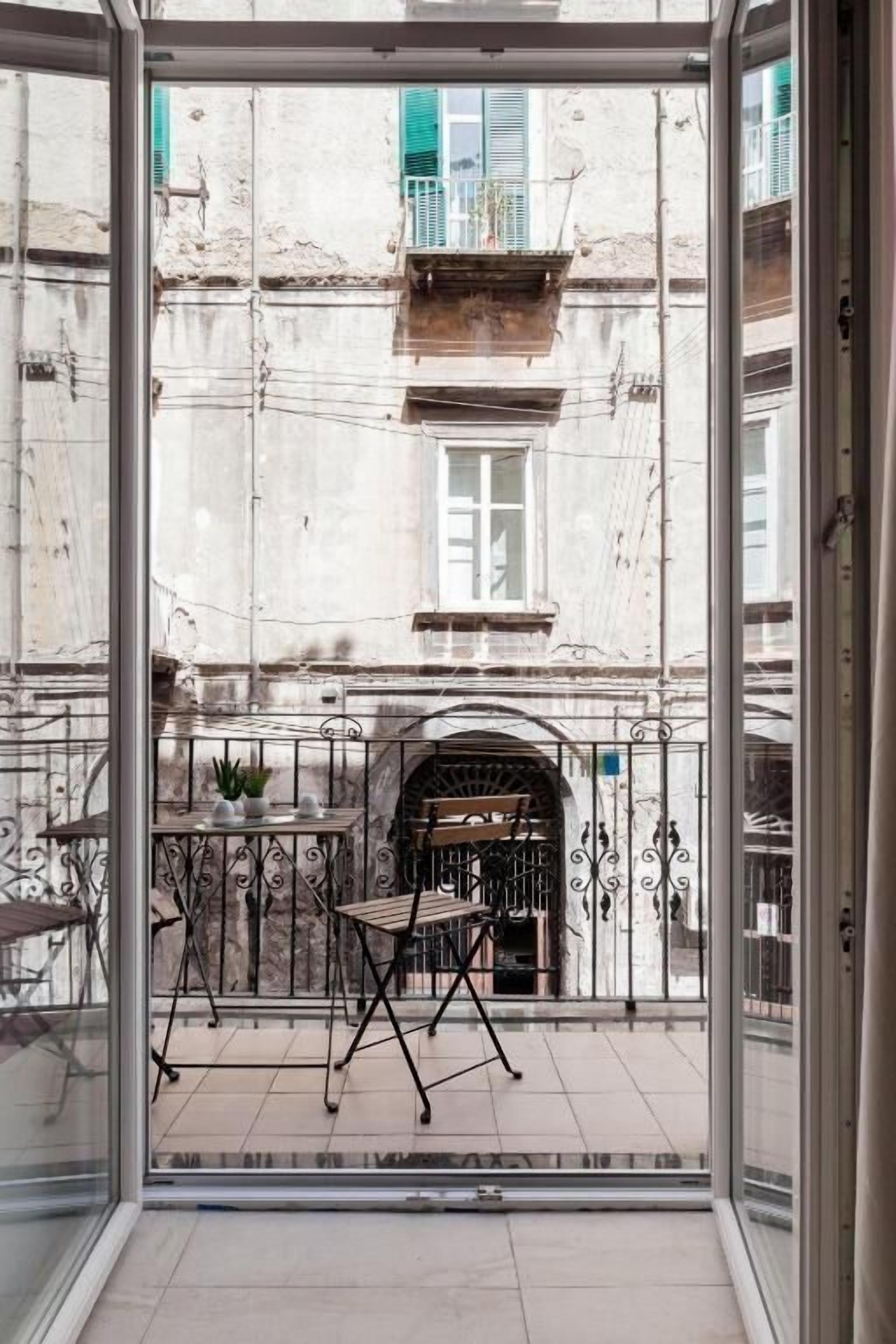 Habitación doble, balcón, vista a la ciudad | Interior