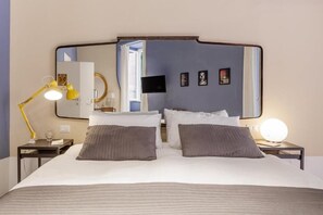Comfort Double Room, Balcony, City View | In-room safe, blackout drapes, iron/ironing board, free WiFi - tresette toledo (Naples)