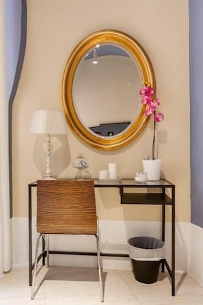 Comfort-dobbeltværelse - balkon - byudsigt | Interiør