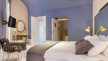 In-room safe, blackout curtains, iron/ironing board, free WiFi