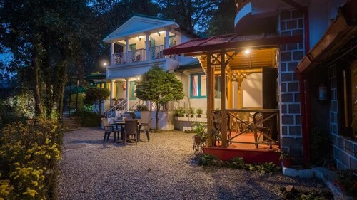 Alaya Stays The Hive Cottage