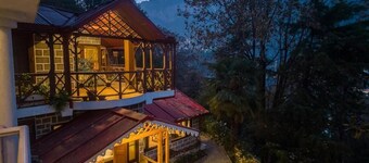 Alaya Stays The Hive Cottage