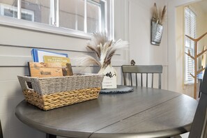 Dining - Cozy Anaconda Studio Near Main St & Hot Springs (Anaconda)