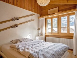 2 Schlafzimmer, Reisekinderbett, Internetzugang, Bettwäsche