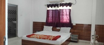 Hotel & Bothgaya Waterpark