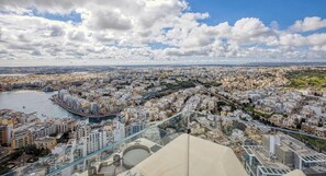 Property grounds - Official Mercury Suites | Lux 1BR w/Pool & Gym (St. Julian`s)