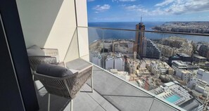 Property grounds - Official Mercury Suites | Lux 1BR w/Pool & Gym (St. Julian`s)
