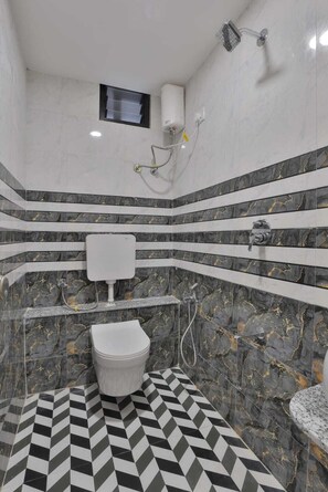 Deluxe Double Room, City View | Bathroom - Hotel Premium Villa (Ahmedabad)