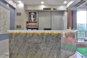 Lobby - Hotel Premium Villa (Ahmedabad)