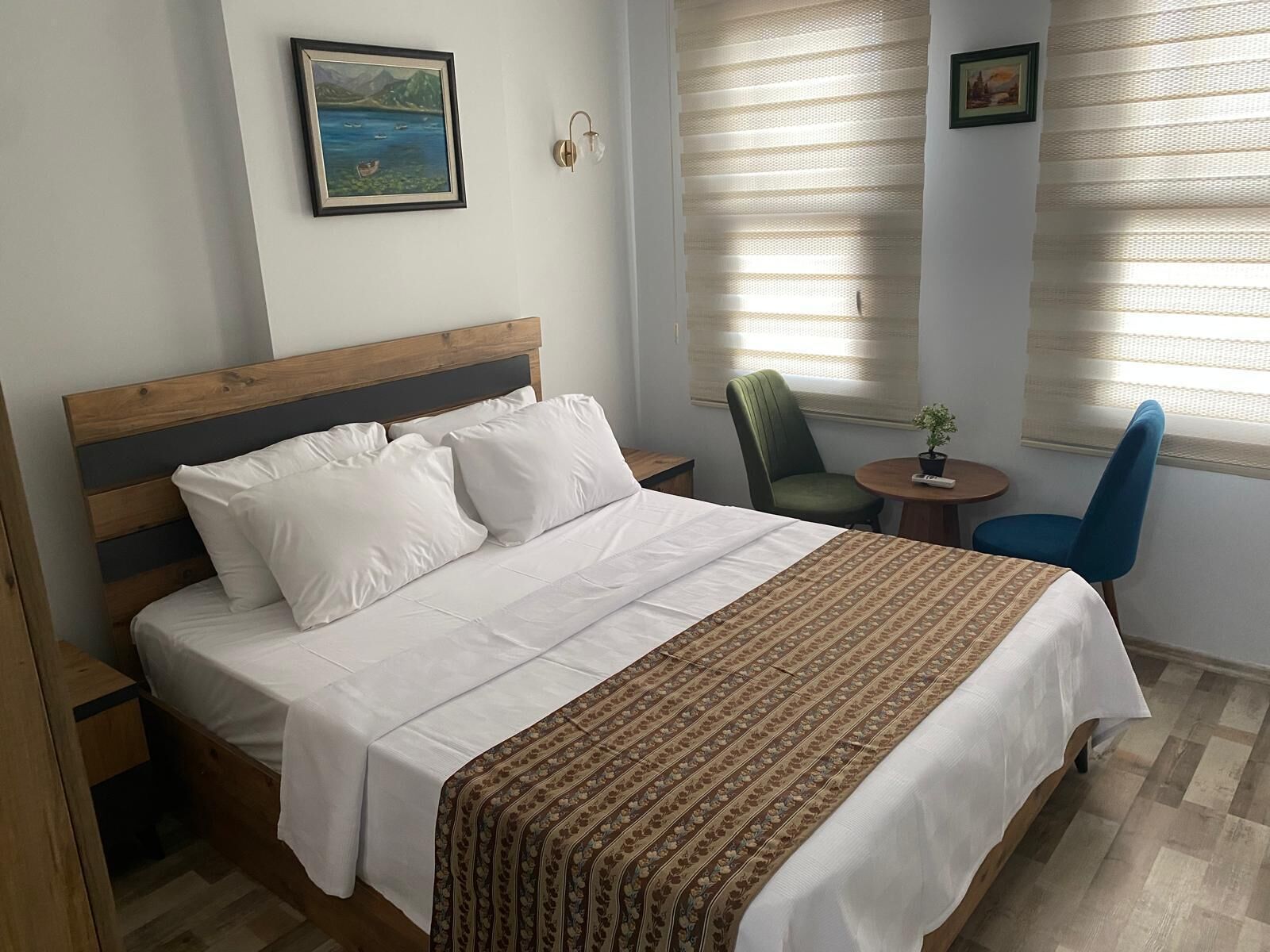 Chambre Double Standard, vue partielle sur la mer