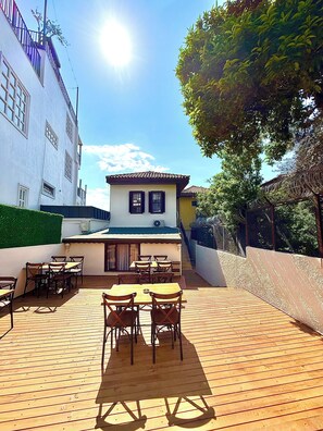 Front of property - Antalya Marina Hostel (Antalya)