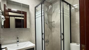 Shared Dormitory | Bathroom