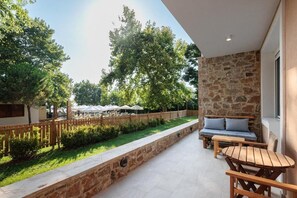 Terrace/patio - KYMA STAY - Beachfront apartments  (Thermaikos)