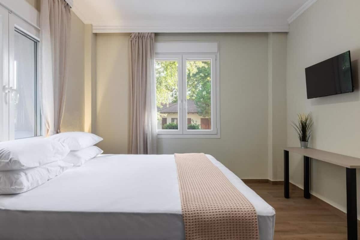 Leilighet, terrasse, bakgårdsutsikt