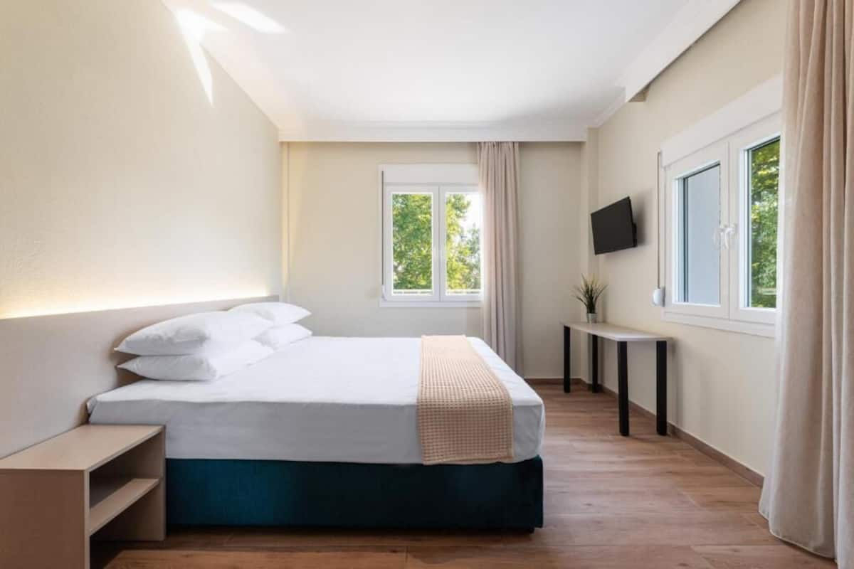 Leilighet, balkong, hageutsikt