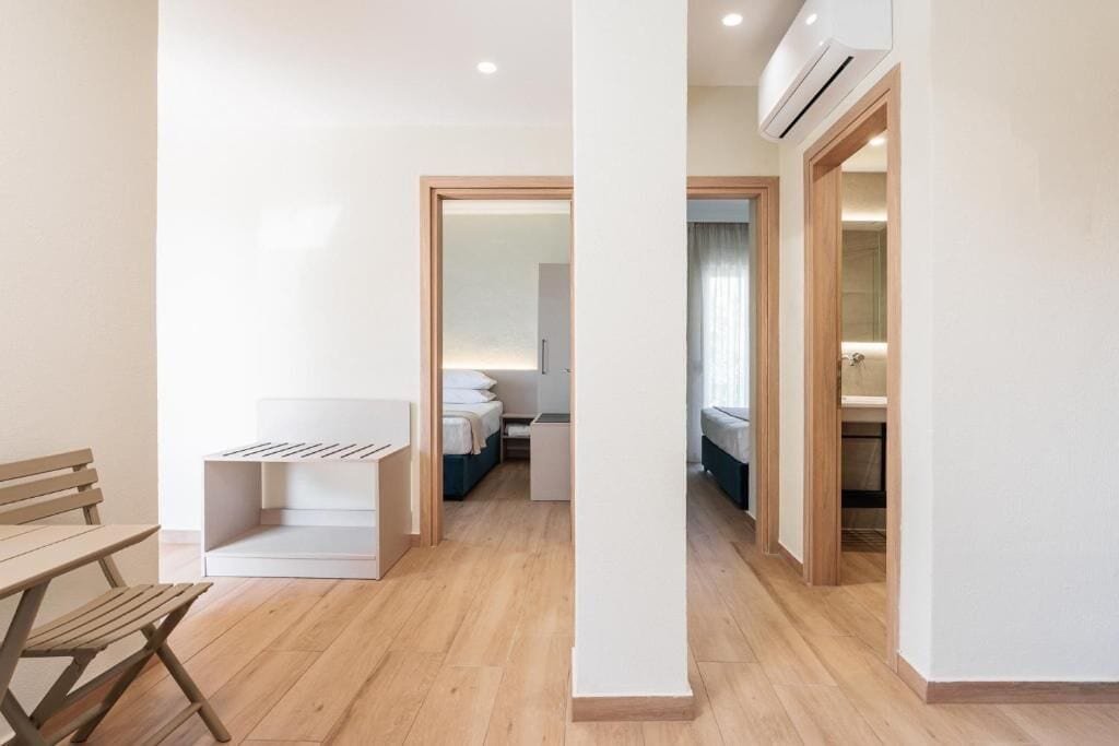 Apartment, 2 Bedrooms, Balcony, Partial Sea View | Interior