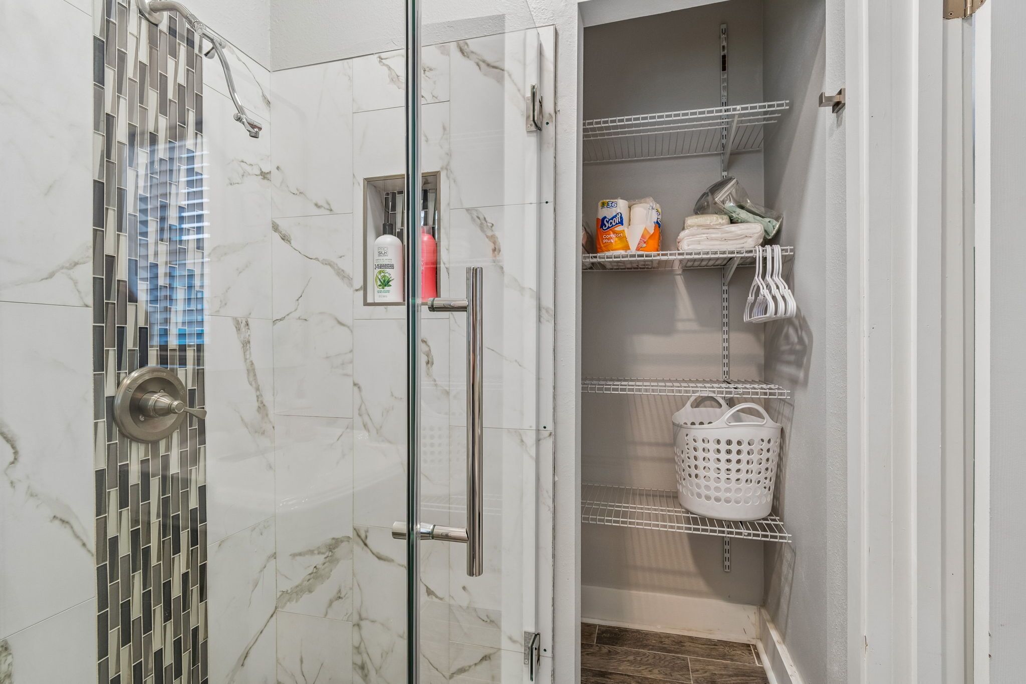 Shower, hair dryer, towels