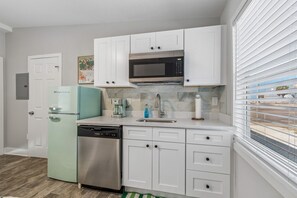Fridge, microwave, dishwasher, coffee/tea maker - Wave Resort Madeira Beach Florida Studio 2 w/ Pool (Madeira Beach)