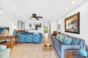 Room - Modern Studio Oasis With Picture‑Perfect Scenery (Lahaina)