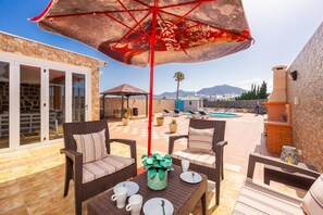 Terrace/patio - Villa Marisol with air con and private heated pool (Playa Blanca)