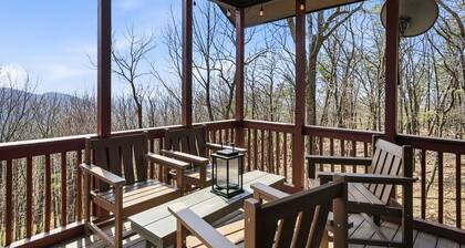 Mtn Resort Getaway - 4 Bed, 3 Bath - Lake with Kayaks , Golf, Pools, Pickleball