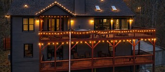 Mtn Resort Getaway - 4 Bed, 3 Bath - Lake with Kayaks , Golf, Pools, Pickleball