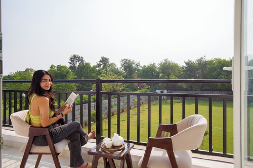 ELIVAAS 3 BHK Amber Villa With Pvt Pool