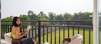 ELIVAAS 3 BHK Amber Villa With Pvt Pool