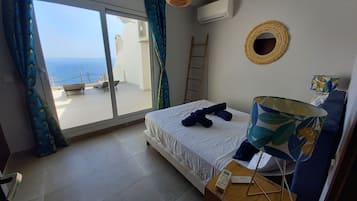 3 slaapkamers, een strijkplank/strijkijzer, reisbedje, gratis wifi