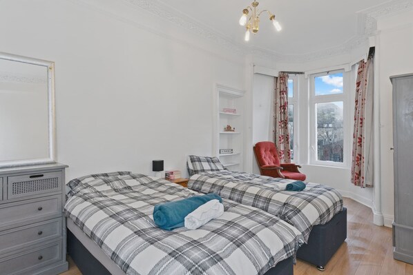 2 bedrooms, WiFi, bed sheets