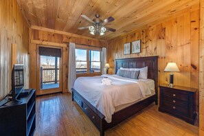 Iron/ironing board, WiFi, bed sheets - *New 3BR | Incredible Views | Hot Tub | Game Loft (Gatlinburg)