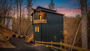 Exterior - *New* Modern Gatlinburg Cabin | Fire Pit | Hot Tub (Gatlinburg)